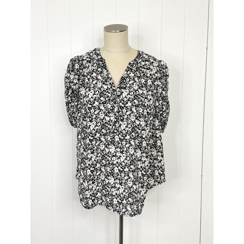 Torrid Harper Georgette Ruched Short Sleeve Blouse NWT Women 00 M/L Black Floral